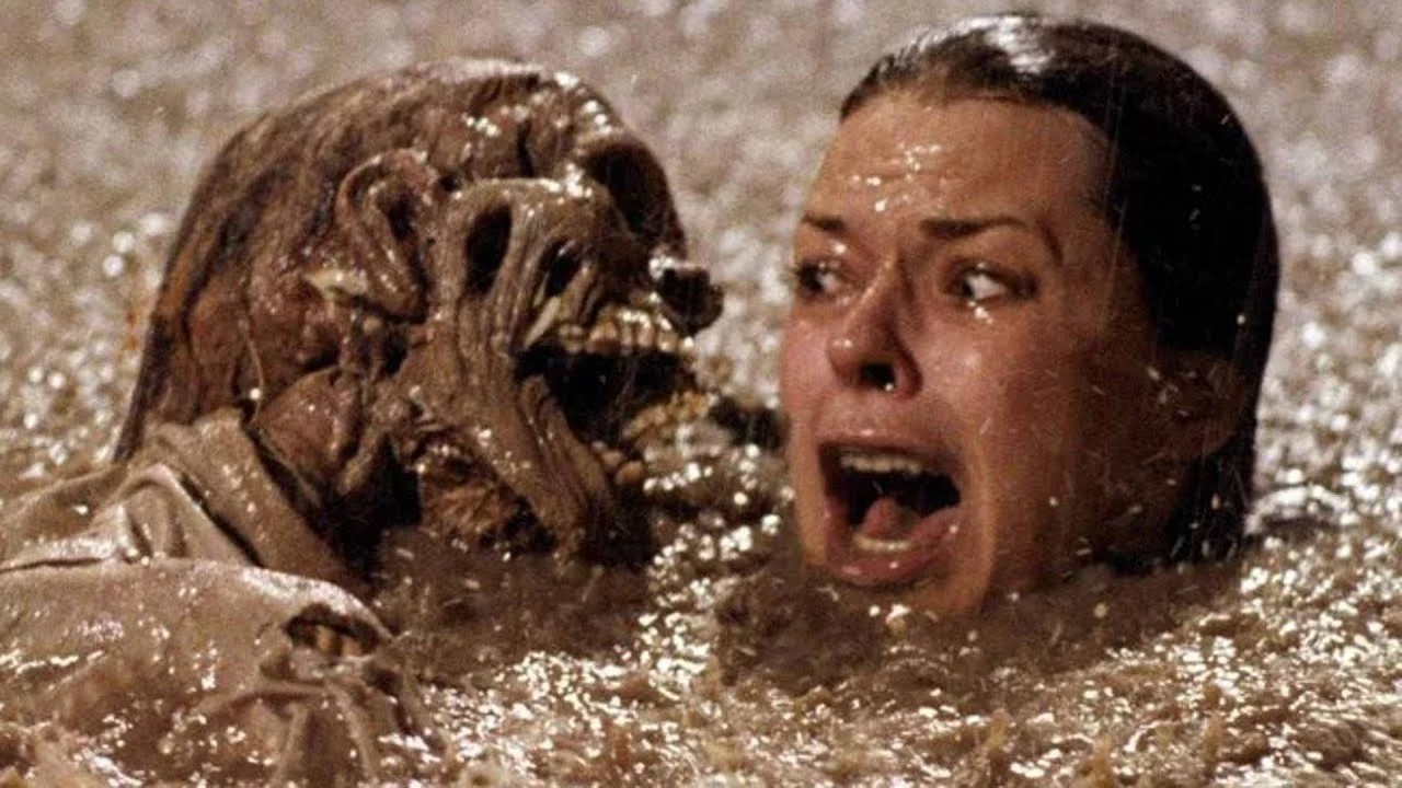 The 1982 movie poltergeist used real skeletons as - tymoff